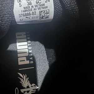 LaMello Ball youth basketball shoe